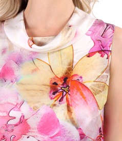 Elegant viscose blouse printed with floral motifs