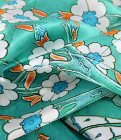 Kaftan dress in fine natural silk with a drawstring at the waist