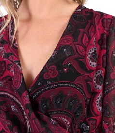 Elegant veil dress printed with paisley motifs