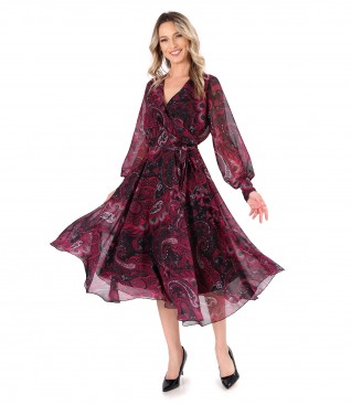 Elegant veil dress printed with paisley motifs