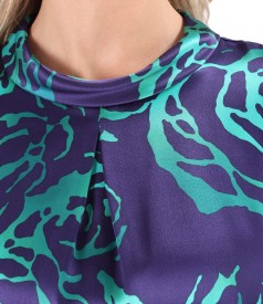 Viscose blouse printed with floral motifs