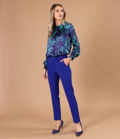 Viscose blouse printed with floral motifs