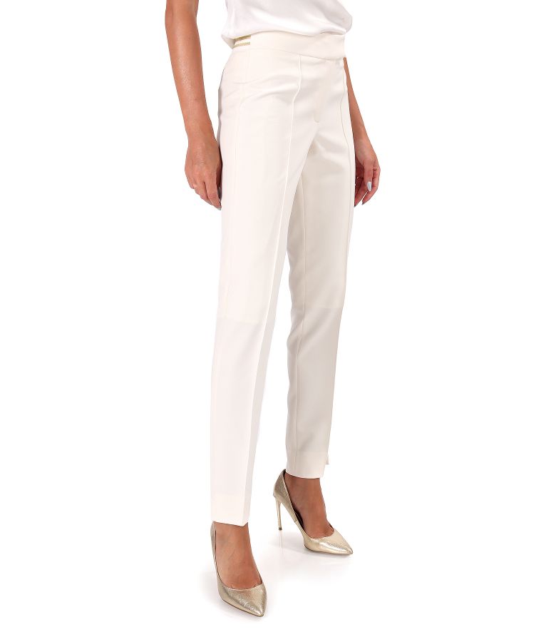 Ankle pants made of elastic fabric