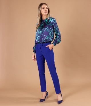 Ankle pants with viscose blouse