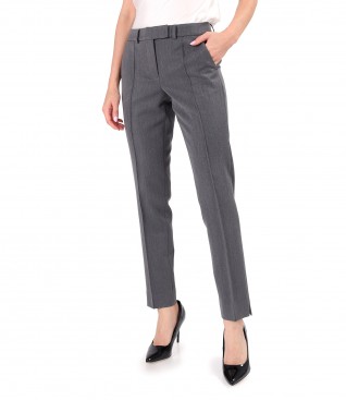 Pants made of elastic fabric with viscose