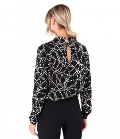 Viscose blouse printed with geometric motifs and pearls at the neckline