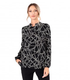 Viscose blouse printed with geometric motifs and pearls at the neckline