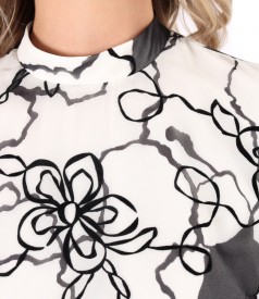 Veil blouse with floral motifs