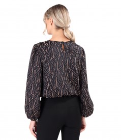 Blouse made of elastic fabric with viscose printed with geometric motifs