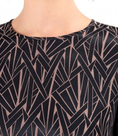 Blouse made of elastic fabric with viscose printed with geometric motifs