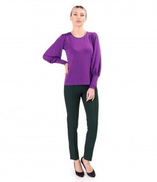 Ankle pants made of textured fabric with jersey blouse with wide sleeves