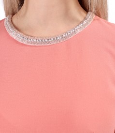 Flared dress with collar with crystals