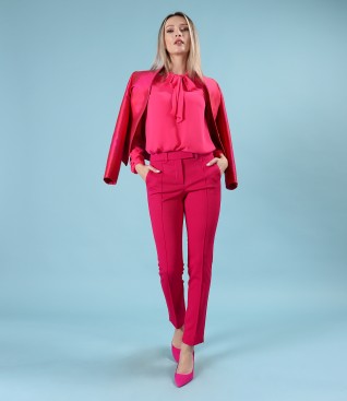 Elegant outfit with ankle pants and a jacket made of silk fabric