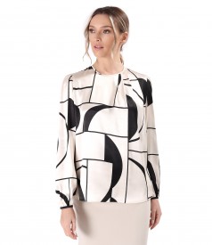 Elegant viscose satin blouse printed with geometric motifs