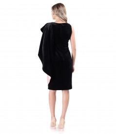 Elegant dress with asymmetric cape made of elastic velvet