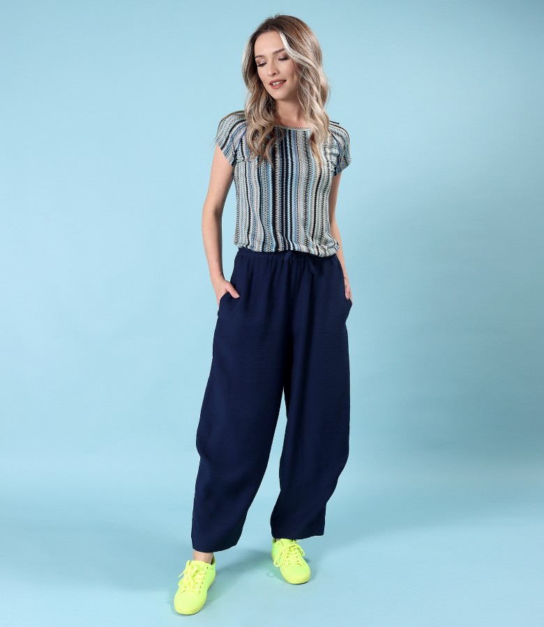 Casual outfit with viscose pants and blouse with raglan sleeves