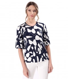 Elegant blouse made of elastic jersey printed with geometric motifs