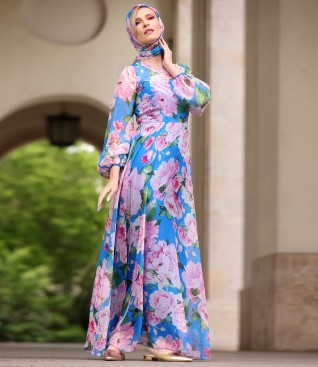 Long printed veil dress with oversized floral motifs