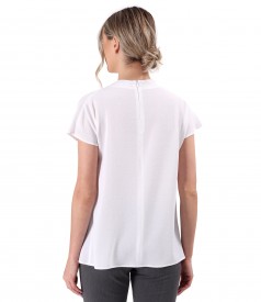 Blouse with pleats on the shoulder