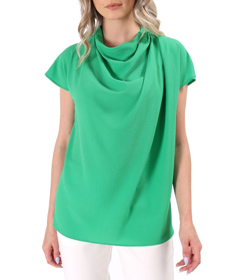 Blouse with pleats on the shoulder