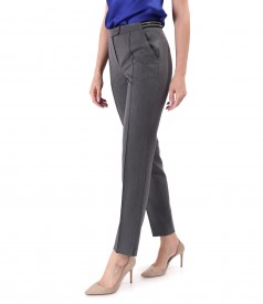 Ankle pants made of elastic fabric