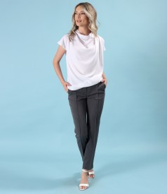 Ankle pants made of elastic fabric