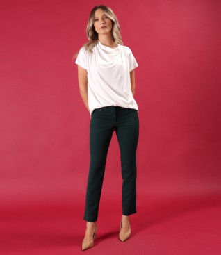 Elegant outfit with ankle pants and a casual blouse made of elastic jersey