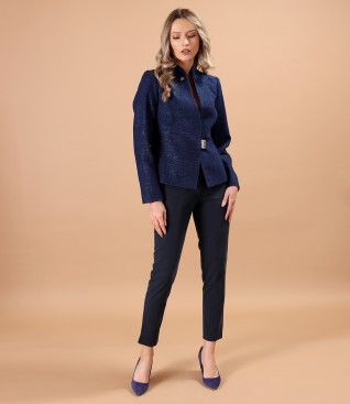 Office outfit with flared pants and shiny denim jacket