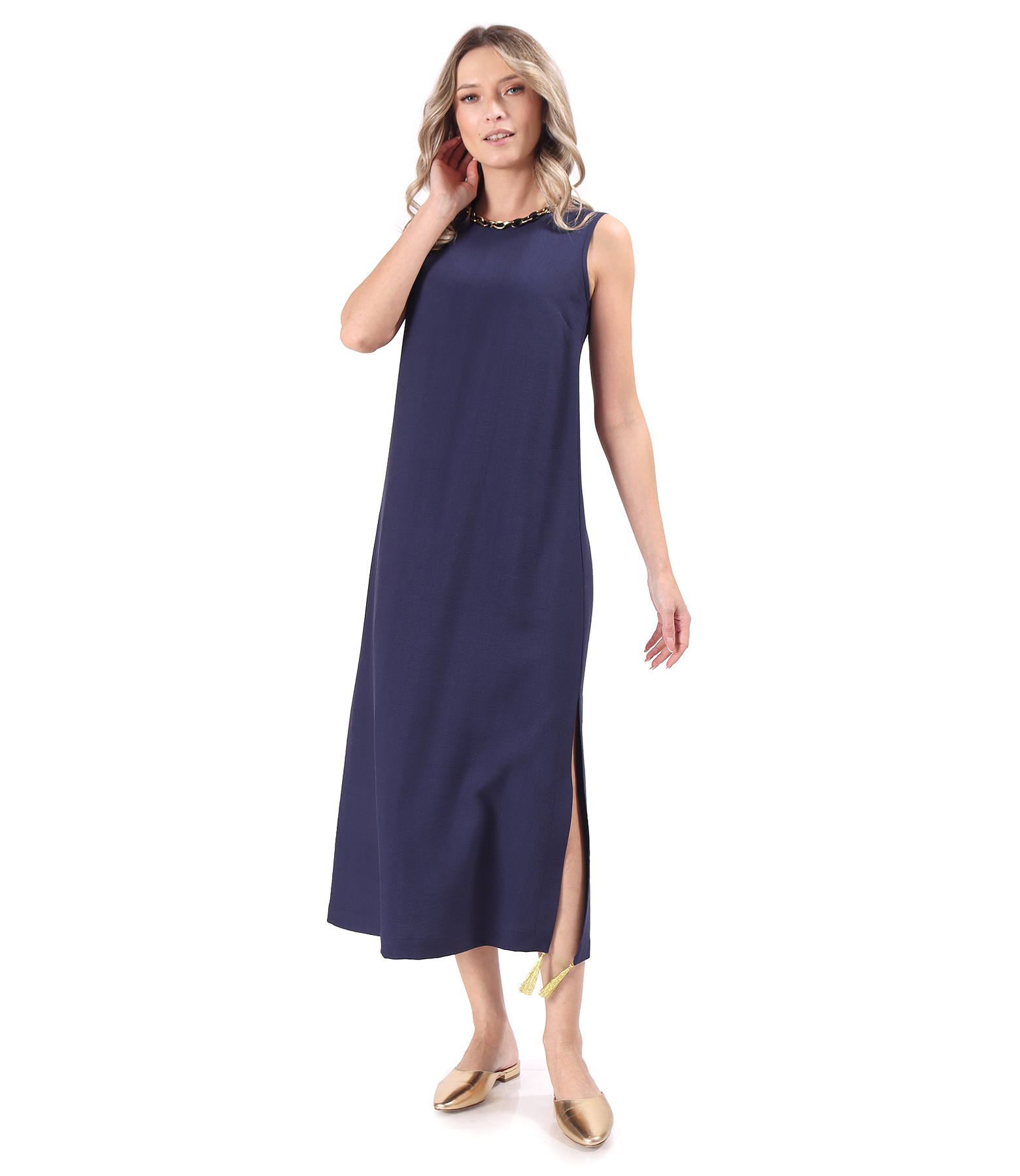 Long elegant dress made of viscose fabric