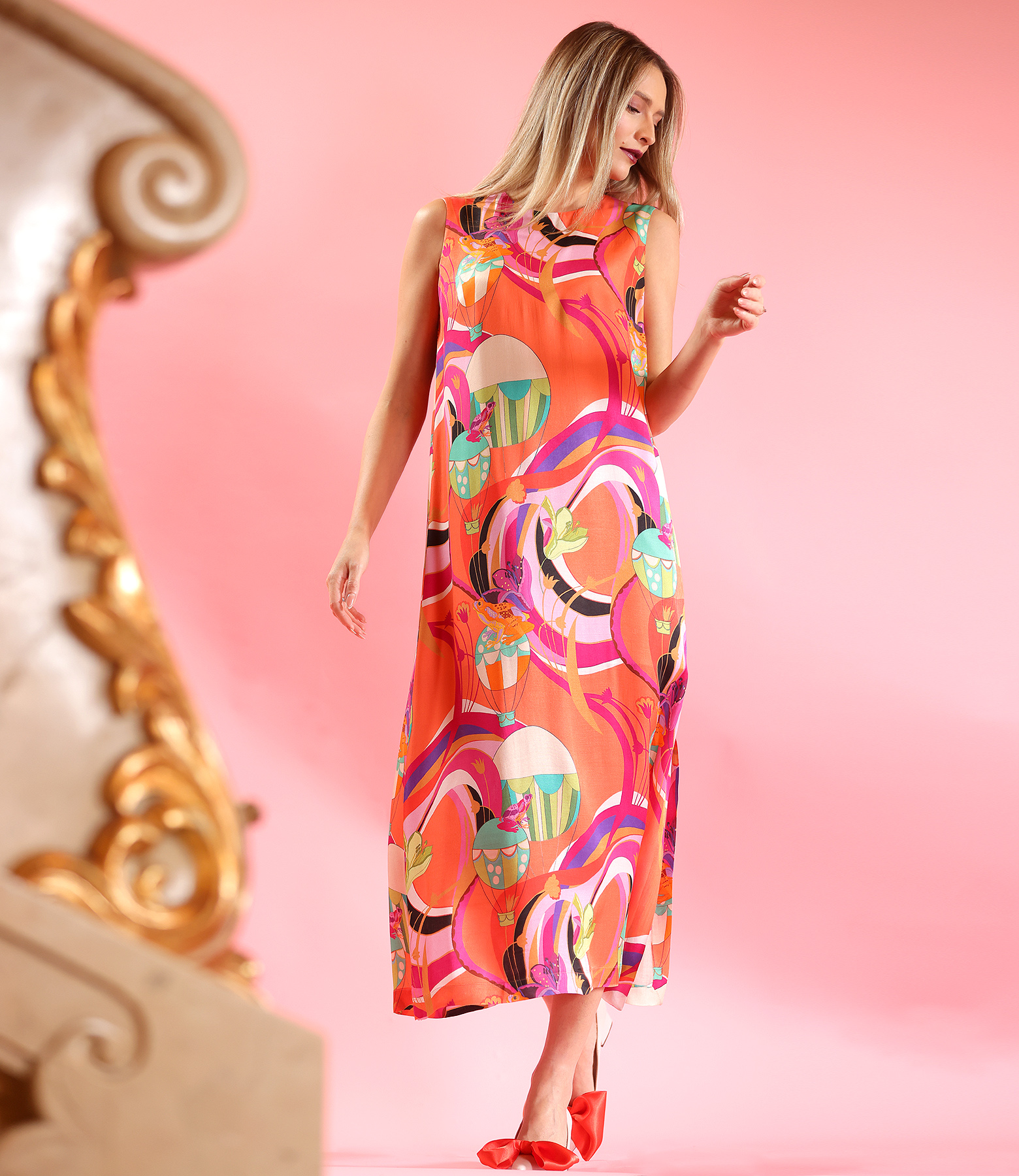 Elegant long dress made of viscose with natural silk