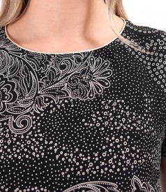 Elegant midi dress made of viscose printed with floral motifs