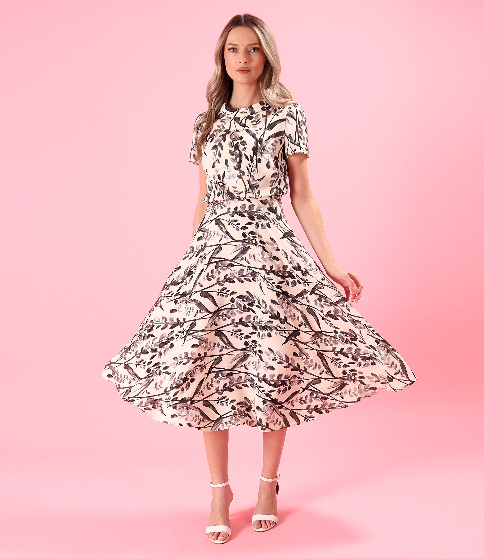Midi viscose dress with floral motifs and effect thread
