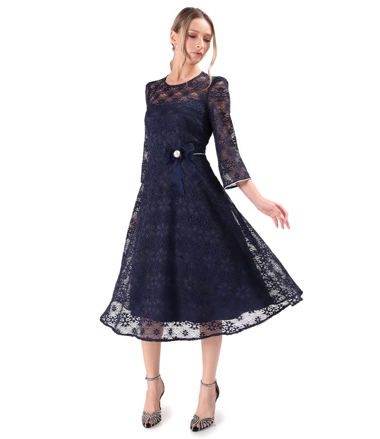 Elegant lace dress with floral motifs