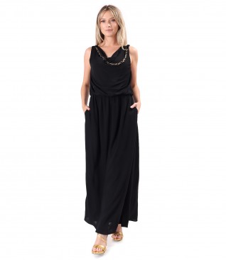 Elegant long viscose dress with chain at the neckline