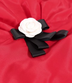 Elegant taffeta dress with detachable brooch at the waist