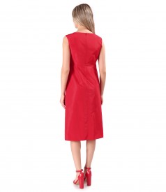Elegant taffeta dress with detachable brooch at the waist