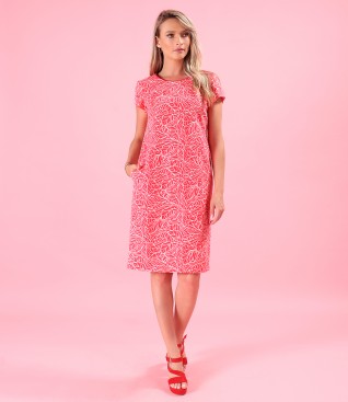 Casual dress with linen printed with floral motifs