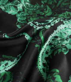Loose-fitting natural silk dress printed with paisley motifs