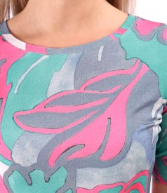 Elastic jersey dress printed with floral motifs