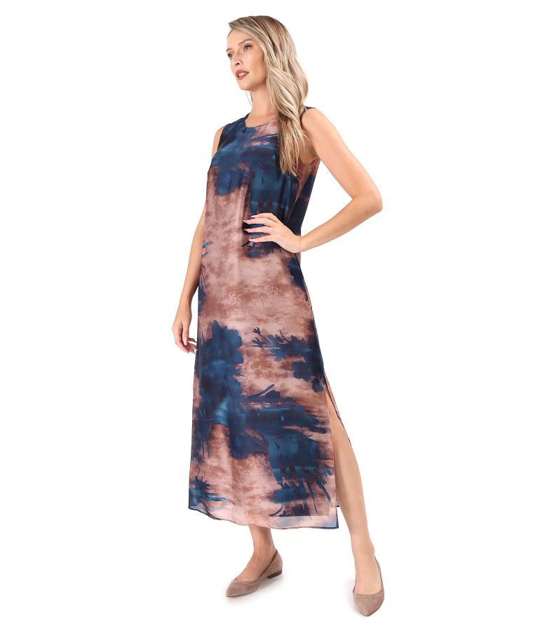 Elegant long dress printed with floral motifs