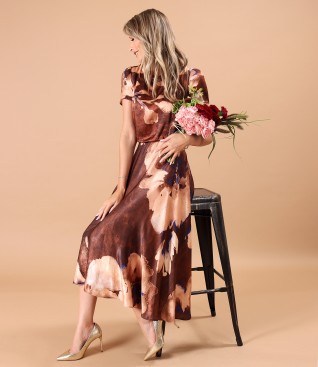 Midi dress made of printed satin viscose with oversized flowers