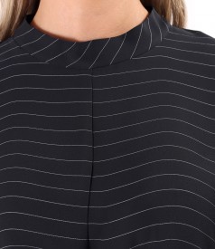 Elegant dress with a twisted cord at the waist