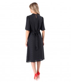 Elegant dress with a twisted cord at the waist