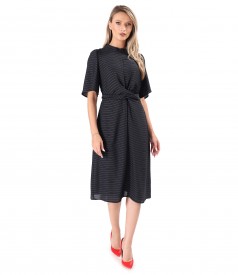 Elegant dress with a twisted cord at the waist