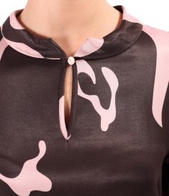 Elegant blouse made of printed satin viscose