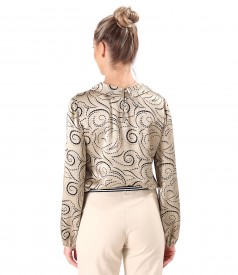 Elegant blouse made of printed satin viscose