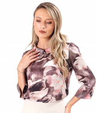 Blouse made of satin viscose printed with floral motifs