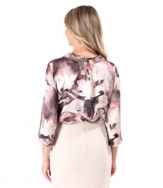 Blouse made of satin viscose printed with floral motifs
