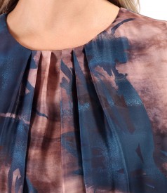 Blouse with folds at the neckline made of printed veil