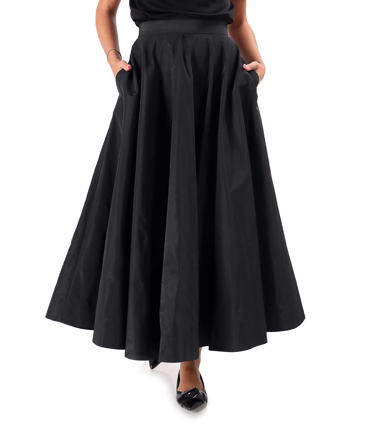 Long taffeta skirt with decorative elastic on the back